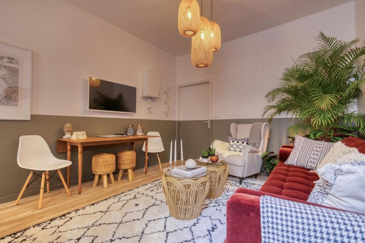 Le Fleuriau Apartment ลาโรแชล ภายนอก รูปภาพ