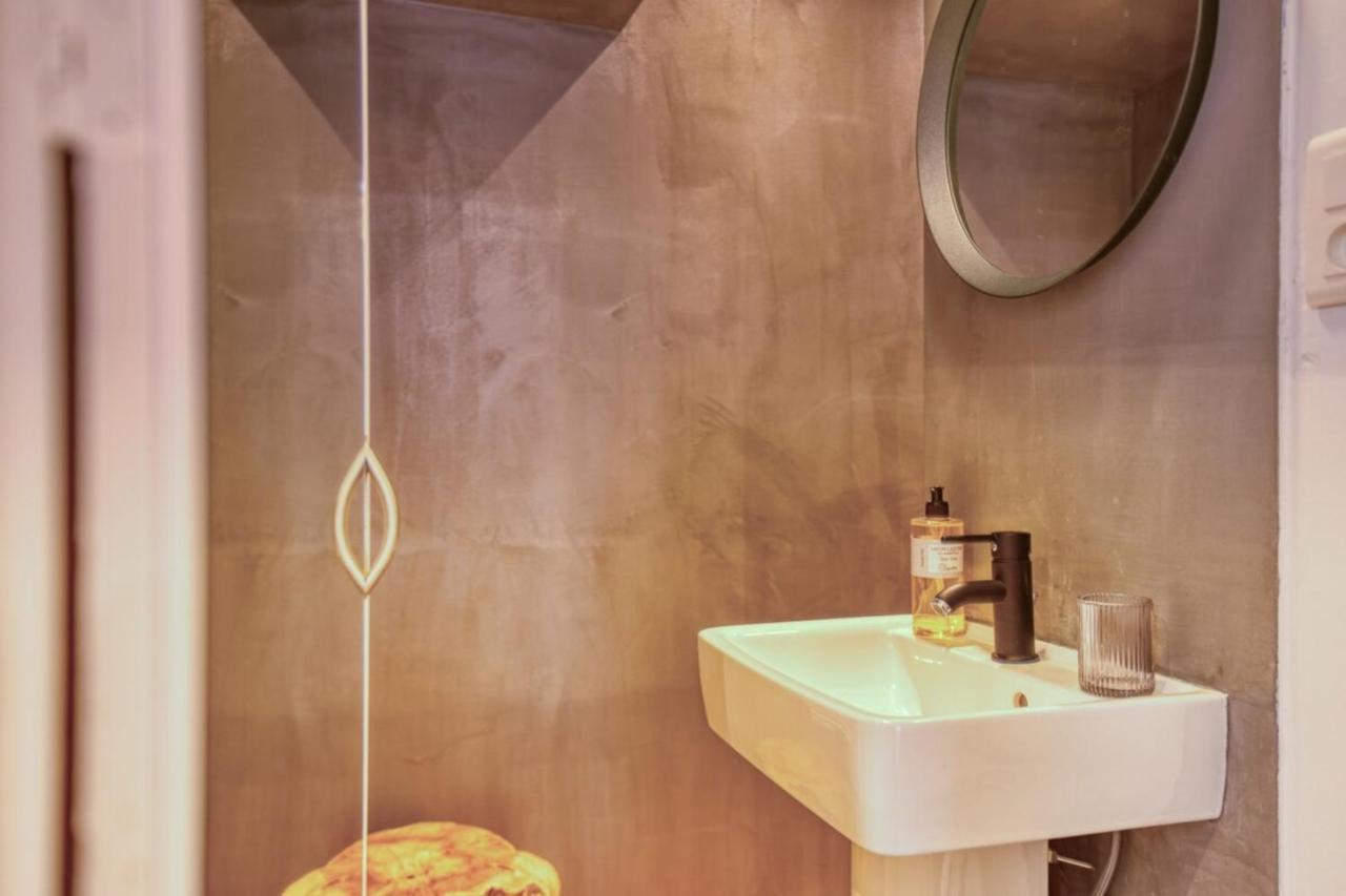 Le Fleuriau Apartment ลาโรแชล ภายนอก รูปภาพ