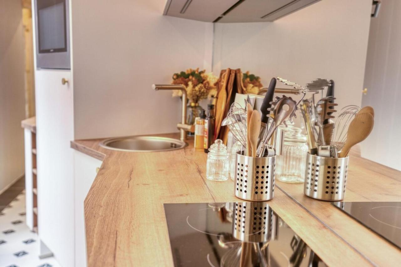 Le Fleuriau Apartment ลาโรแชล ภายนอก รูปภาพ